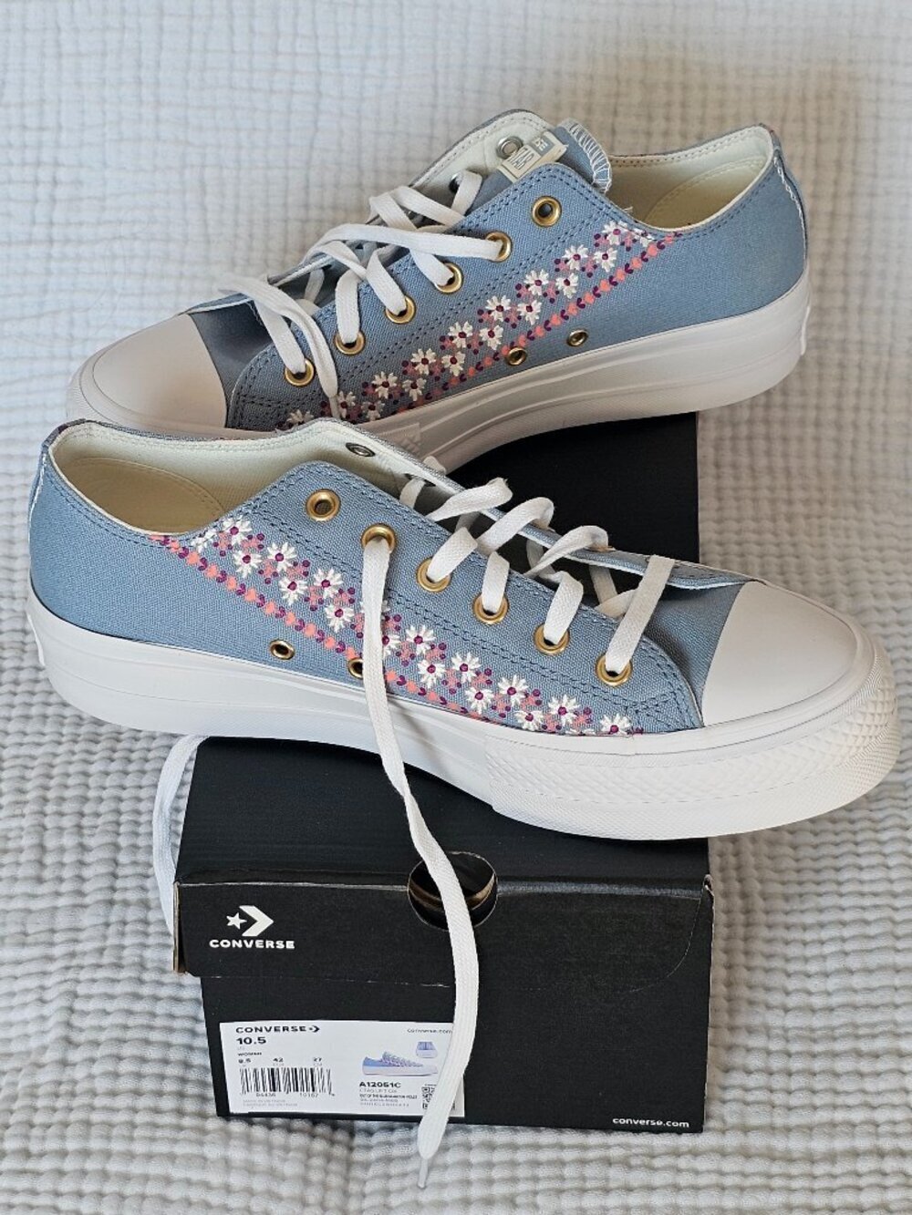 😍NWT😍 Chuck Taylor All Star Lift Embroidered Florals, Size 10.5 Women's